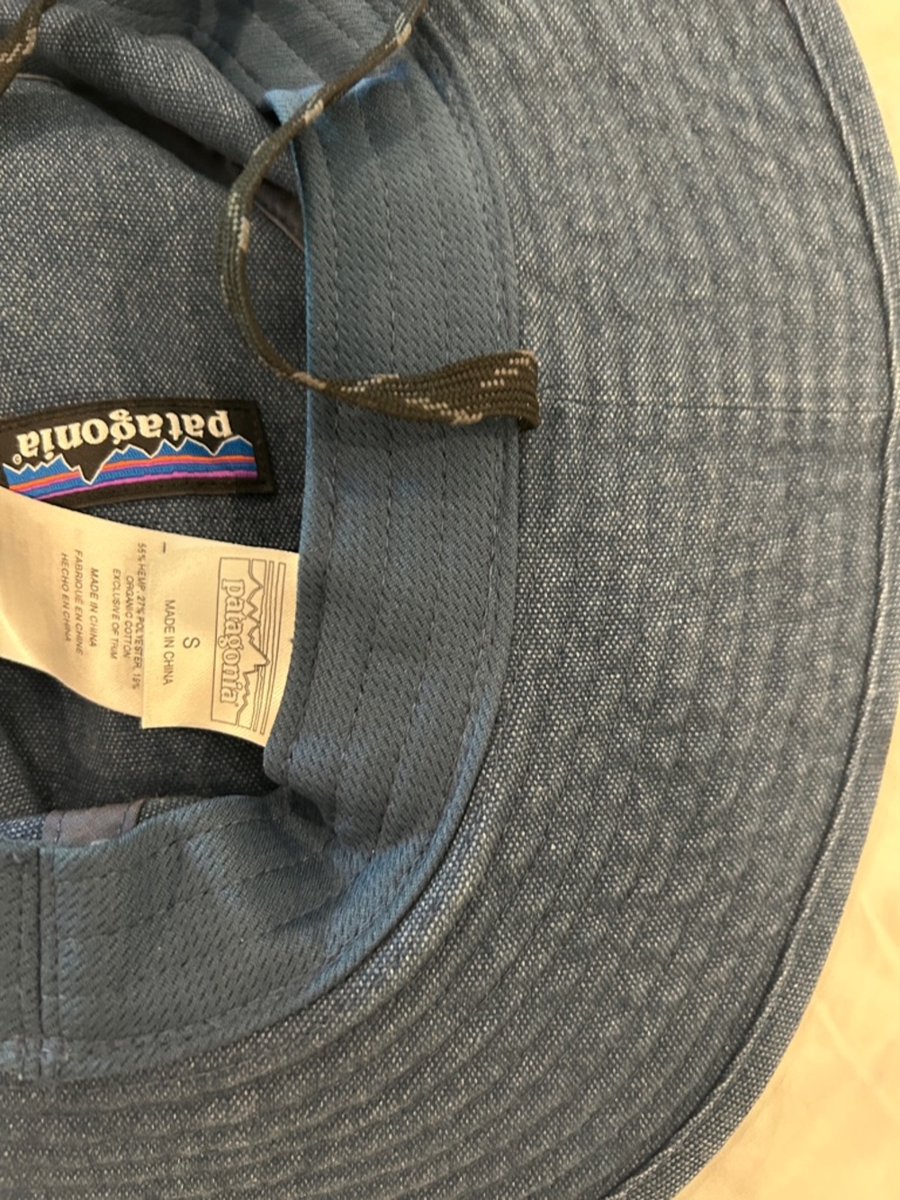 Patagonia Wide Brim Sun bucket Hat in Denim Blue with Chin Strap - Picture 9 of 13